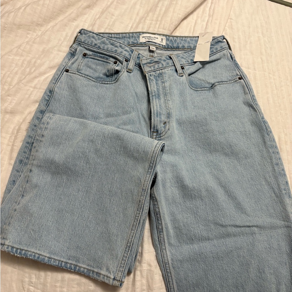 Abercrombie 90s Relaxed Jean High Rise